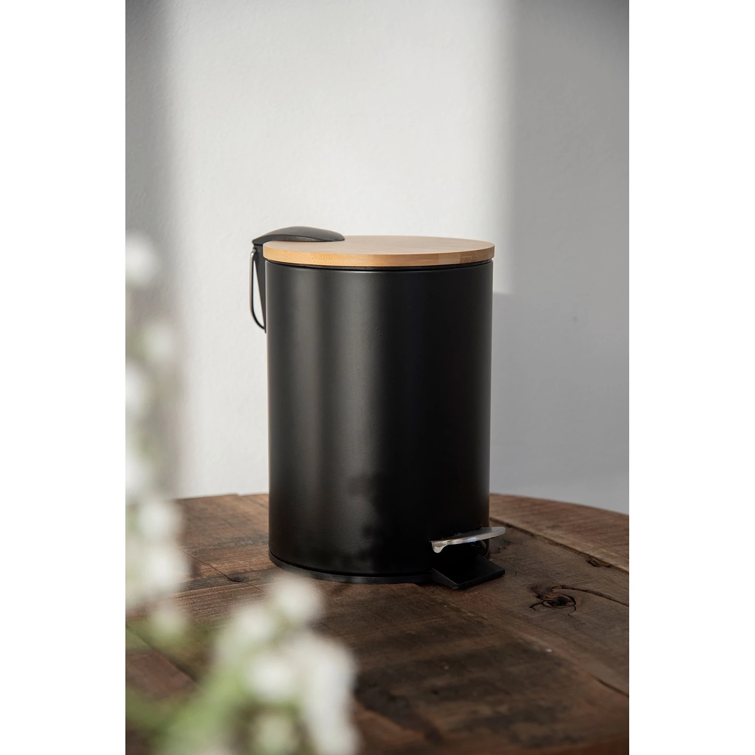 WENKO Poubelle Tortona - Acier - Noir / Naturel - Contenance : 3 L 4 WENKO Poubelle Tortona - Acier - Noir / Naturel - Contenance : 3 L – Image 2